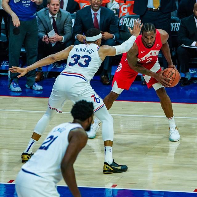 包含沙尔克胜出取得三分，继续保持势头的词条