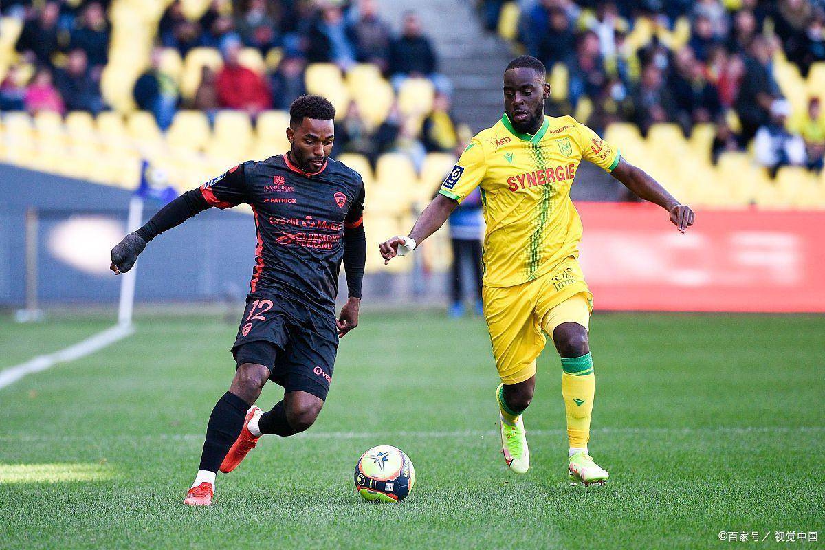 包含斯图加特客场战平柏林赫塔，保持不败的词条