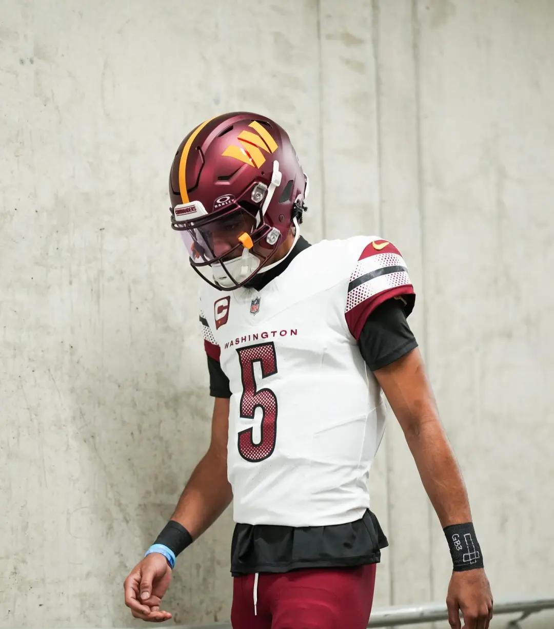 包含球队新晋新秀表现出色，引起老将注意与支持的词条