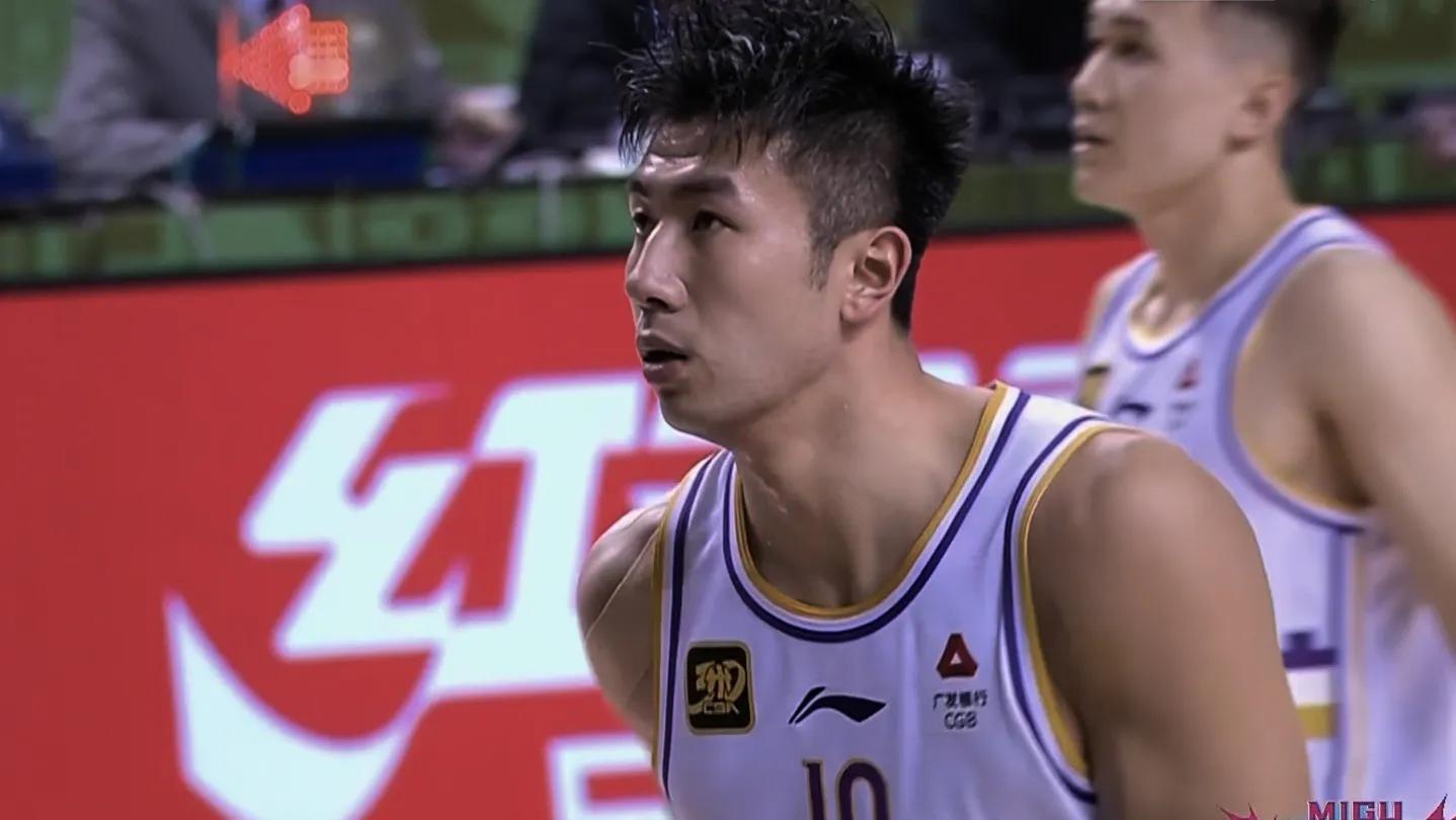 客场作战球队发挥出色获得胜利