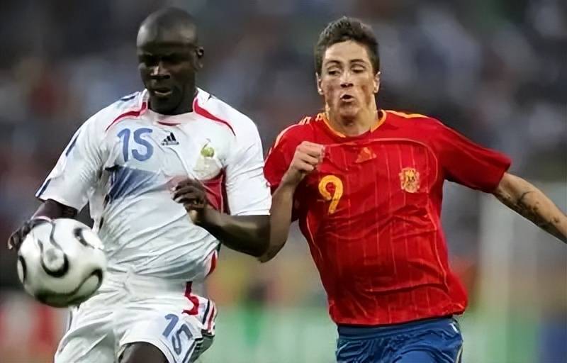 法国横扫乌拉圭，成功晋级欧洲杯四强的简单介绍