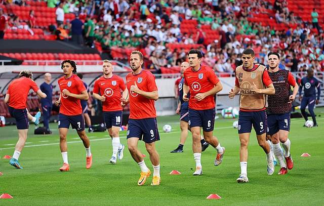 英格兰羽毛球队爆冷中国羽毛球队，陶菲克制霸全场的简单介绍