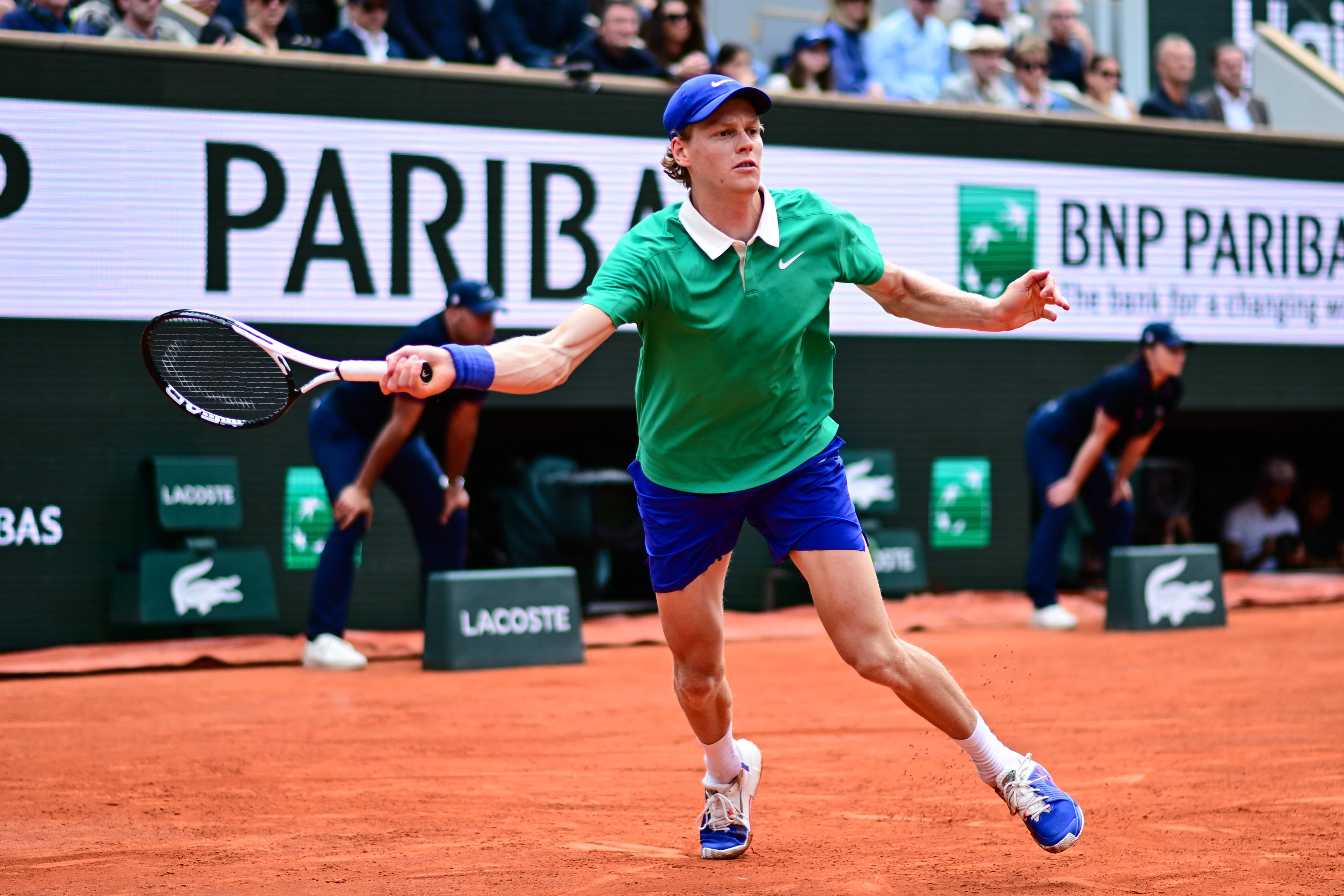 英国网球队险胜西班牙网球队，阿尔卡拉斯关键制胜的简单介绍