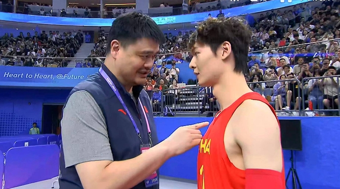 广东队横扫北京队，王哲林带队取胜