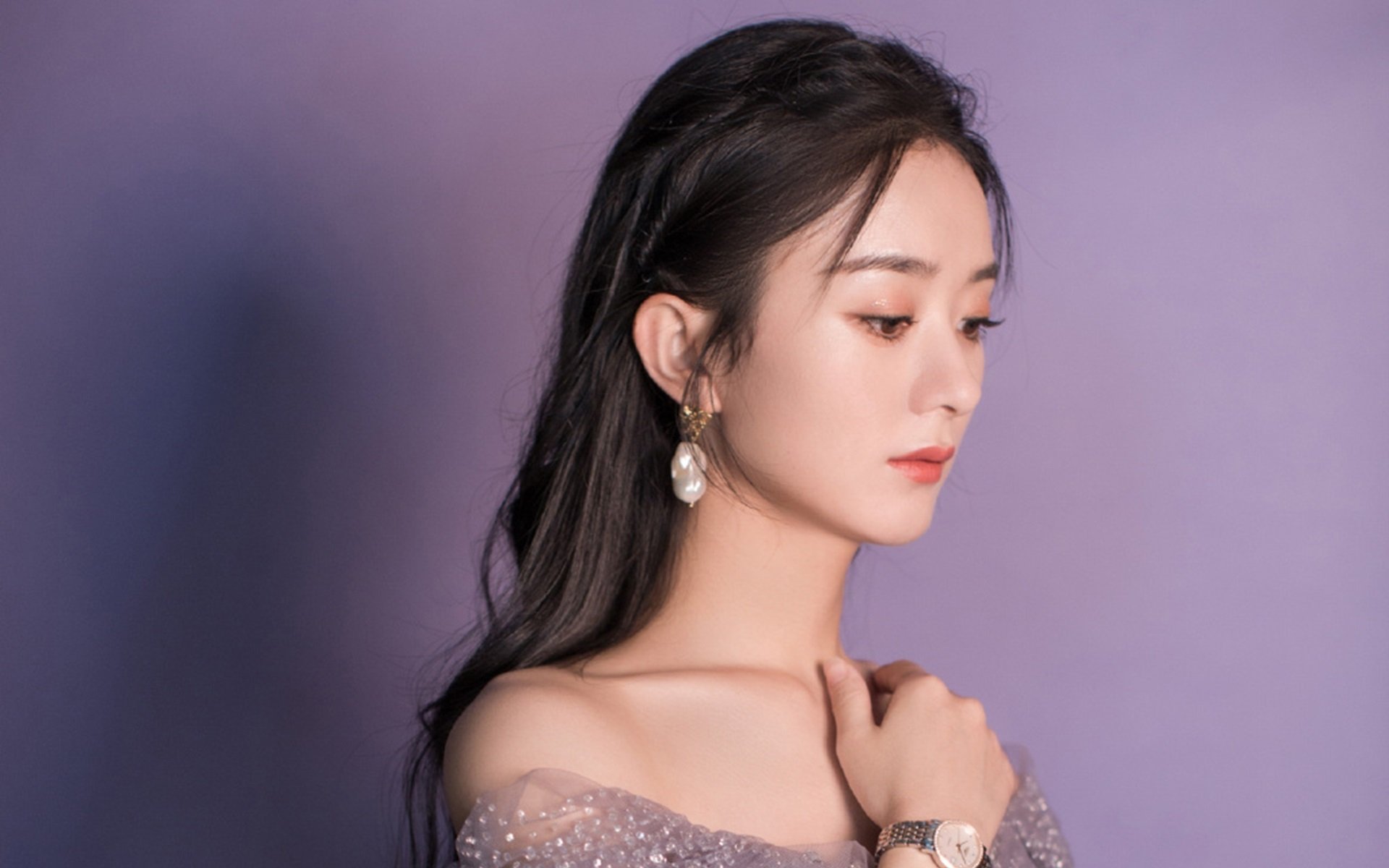 统治力降临，篮球场上的铁血碾压与赛车场上的红色风暴