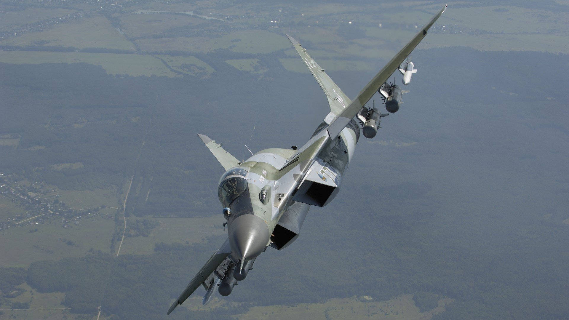 无声惊雷,爱德华兹的教科书式演绎如何撬动冠军天平