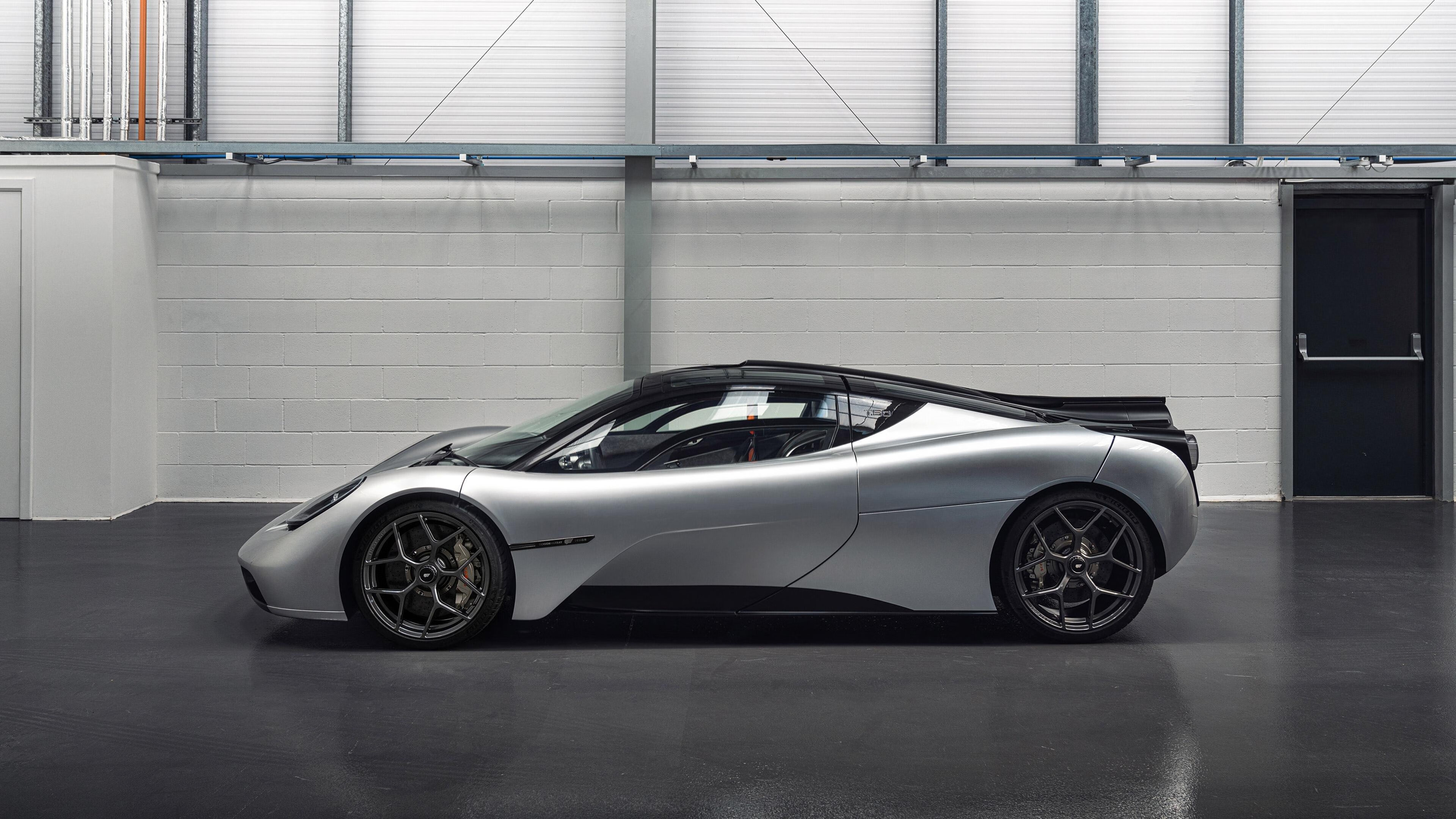 历史性胜利,阿尔瓦雷斯统治全场,西班牙终结美国霸权