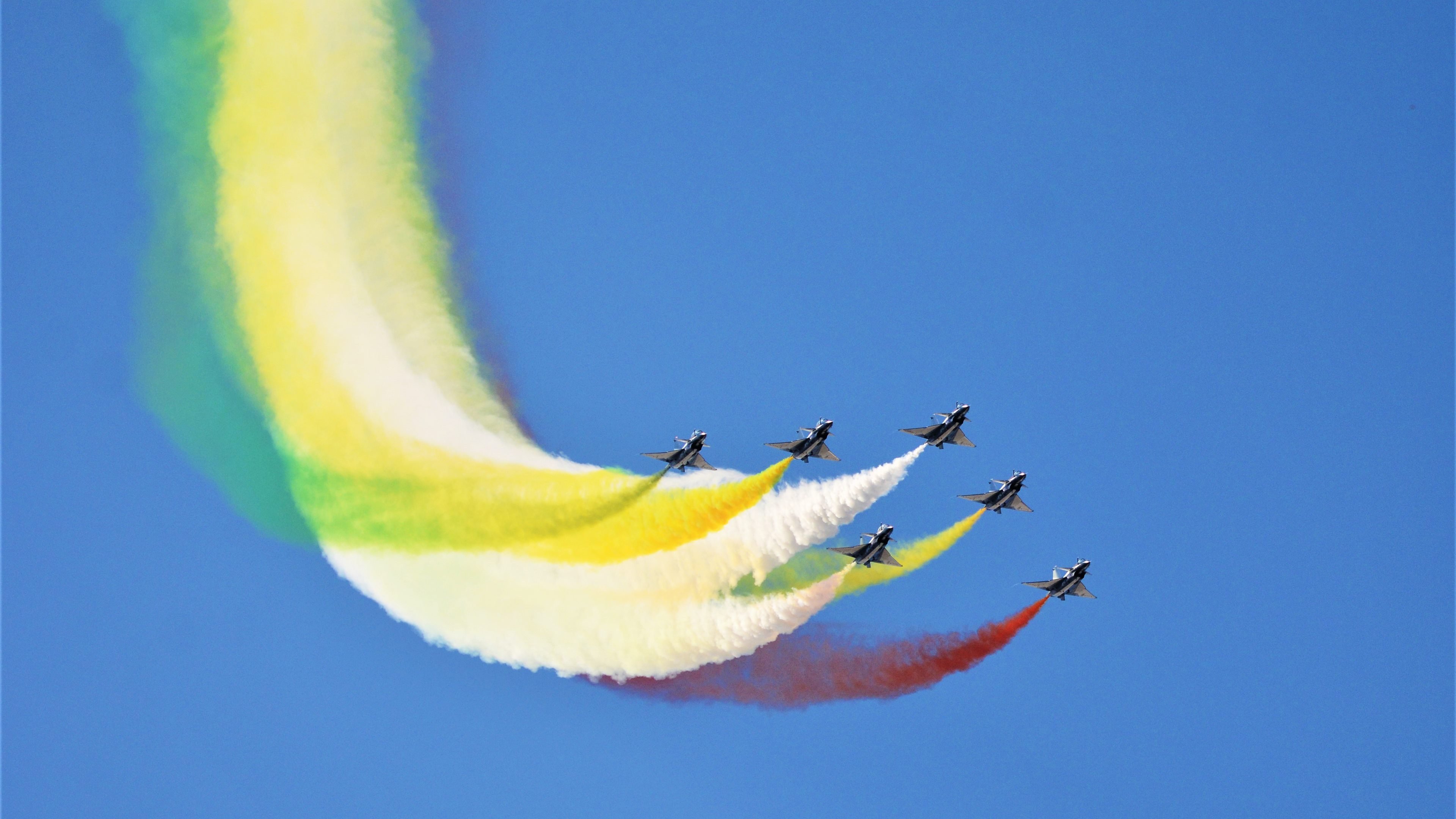 凯恩点射+世界波 米兰2-1险胜巴西,真核价值在攻防转换间闪耀