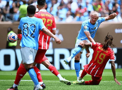 欧冠淘汰赛焦点战，奥地利防守锁死加拿大